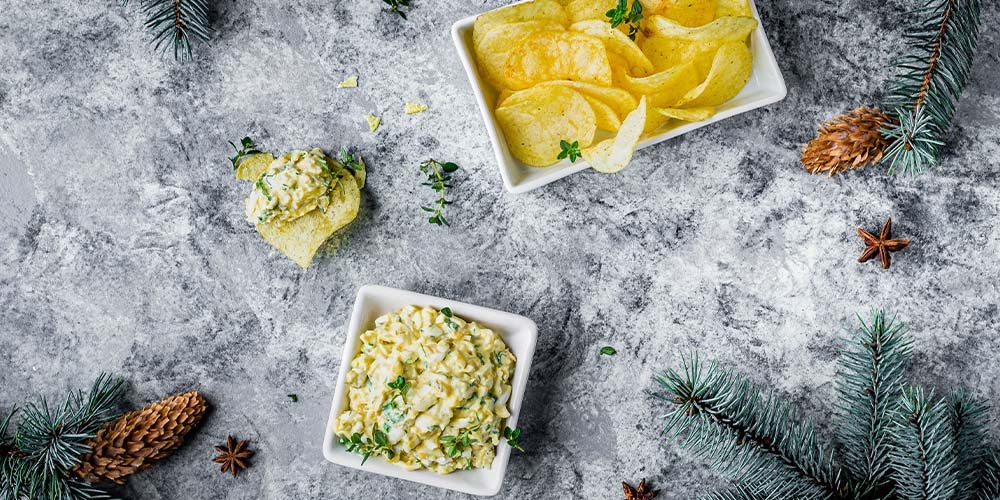 Kiaušinių užtepėlė su bulvių traškučiais